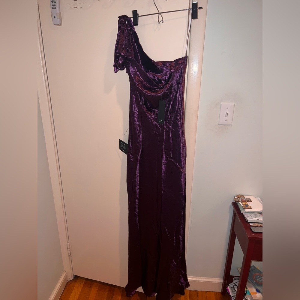 Purple one shoulder satin dress- brand new Lulu’s size M
